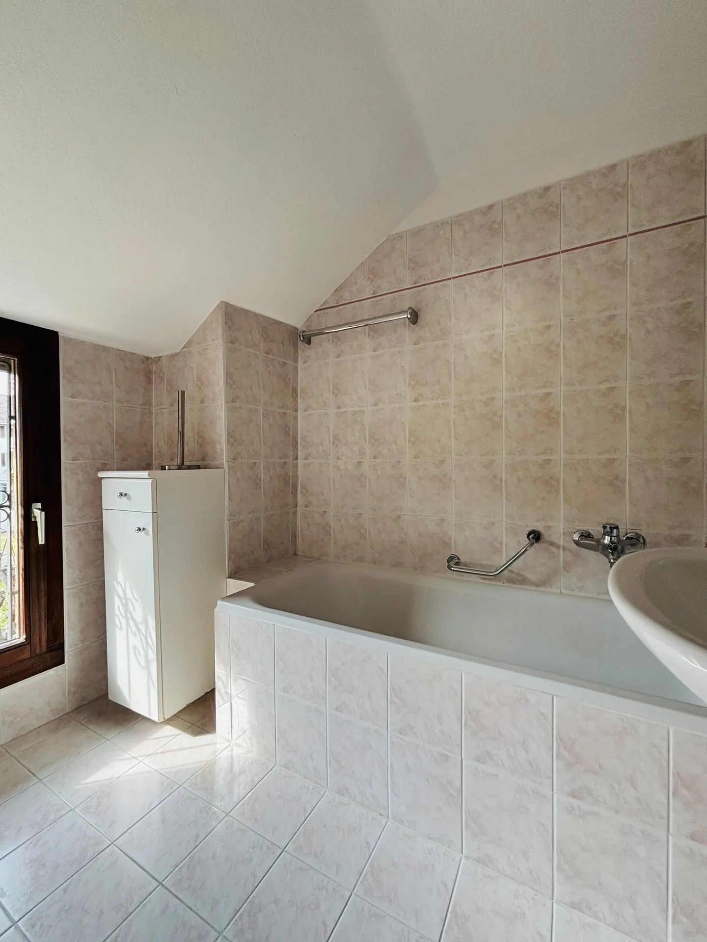 Casa unifamiliare accogliente nel cuore di Giubiasco (TI) - Foto 13 di 17