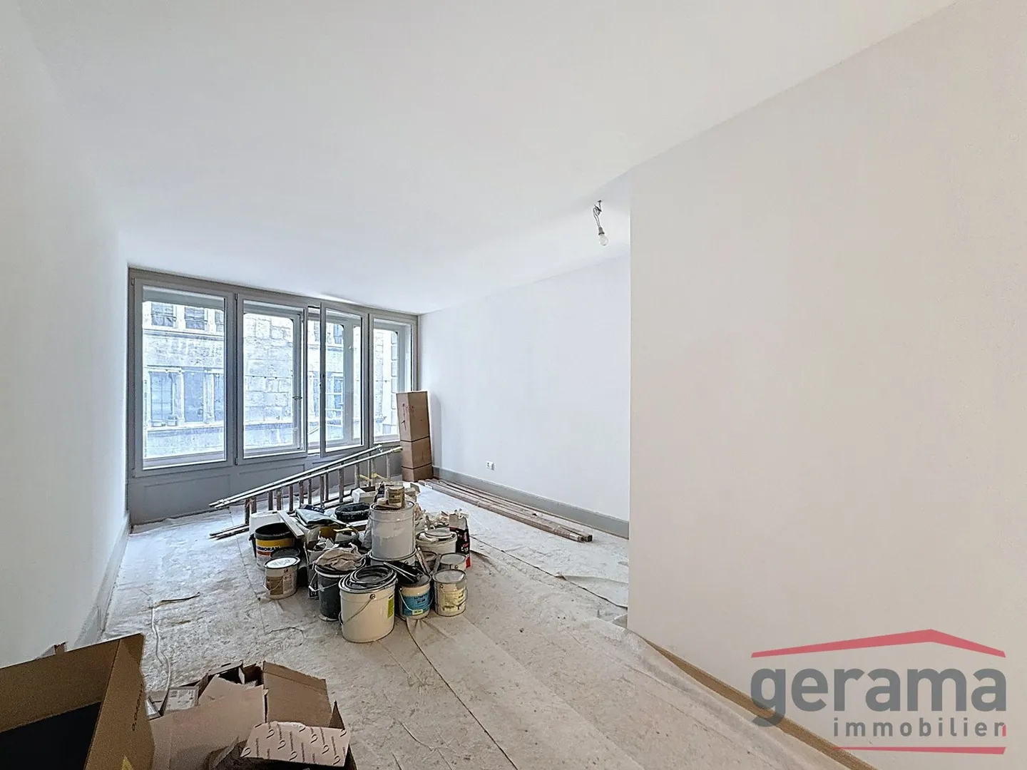 Charmant bureau de 28 m2 au 1er étage - Photo 1 sur 3