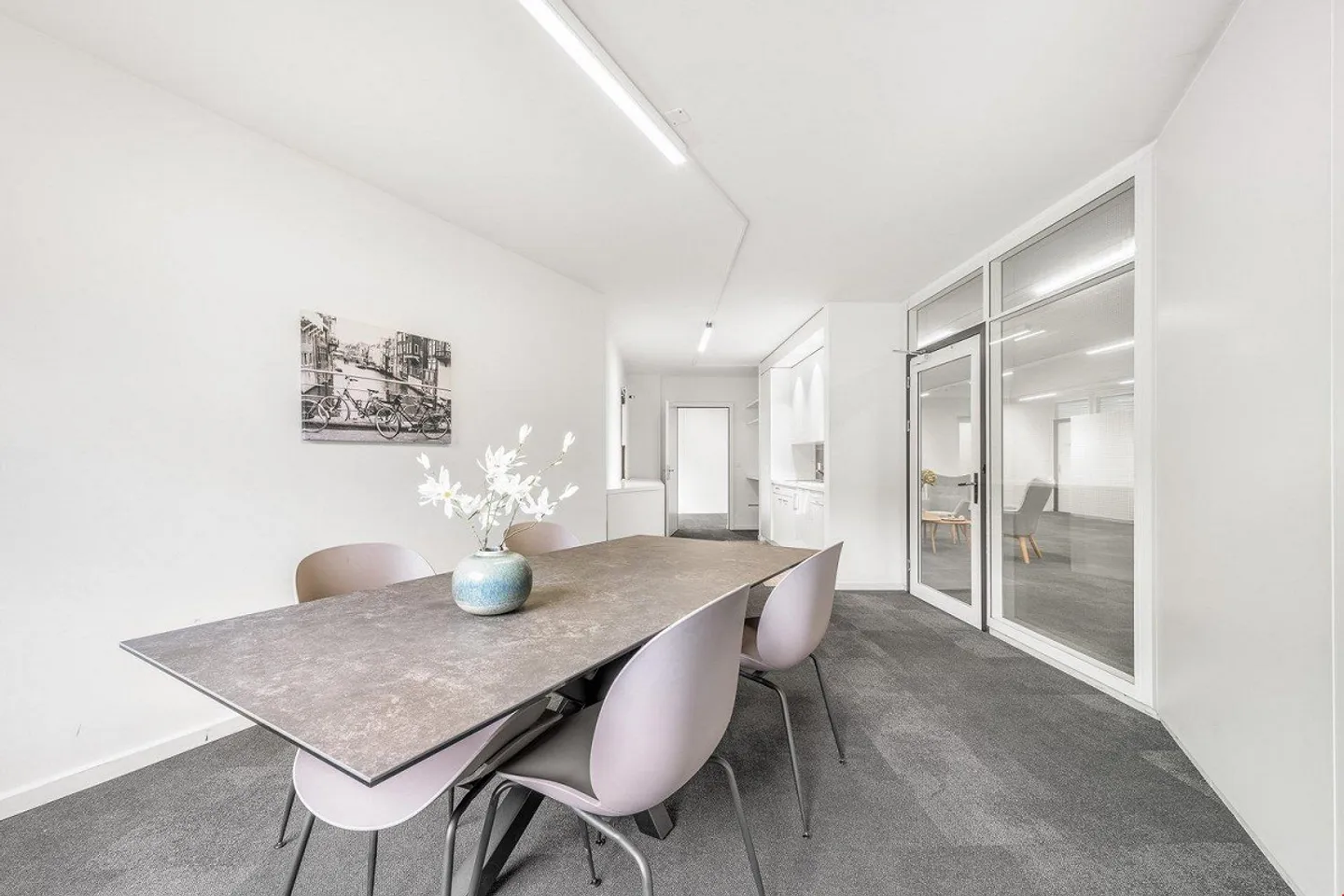 268 m2 large commercial/office space for rent in Urdorf - Photo 3 of 10