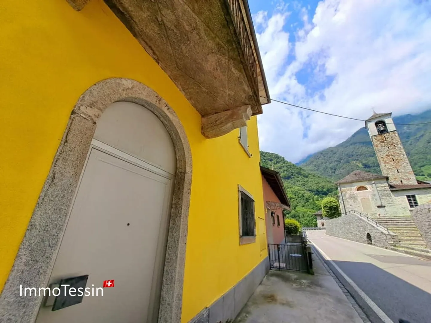 Proprietà unica al lago di Verzasca con enorme potenziale e 1800 m2 di terreno - Foto 12 di 13