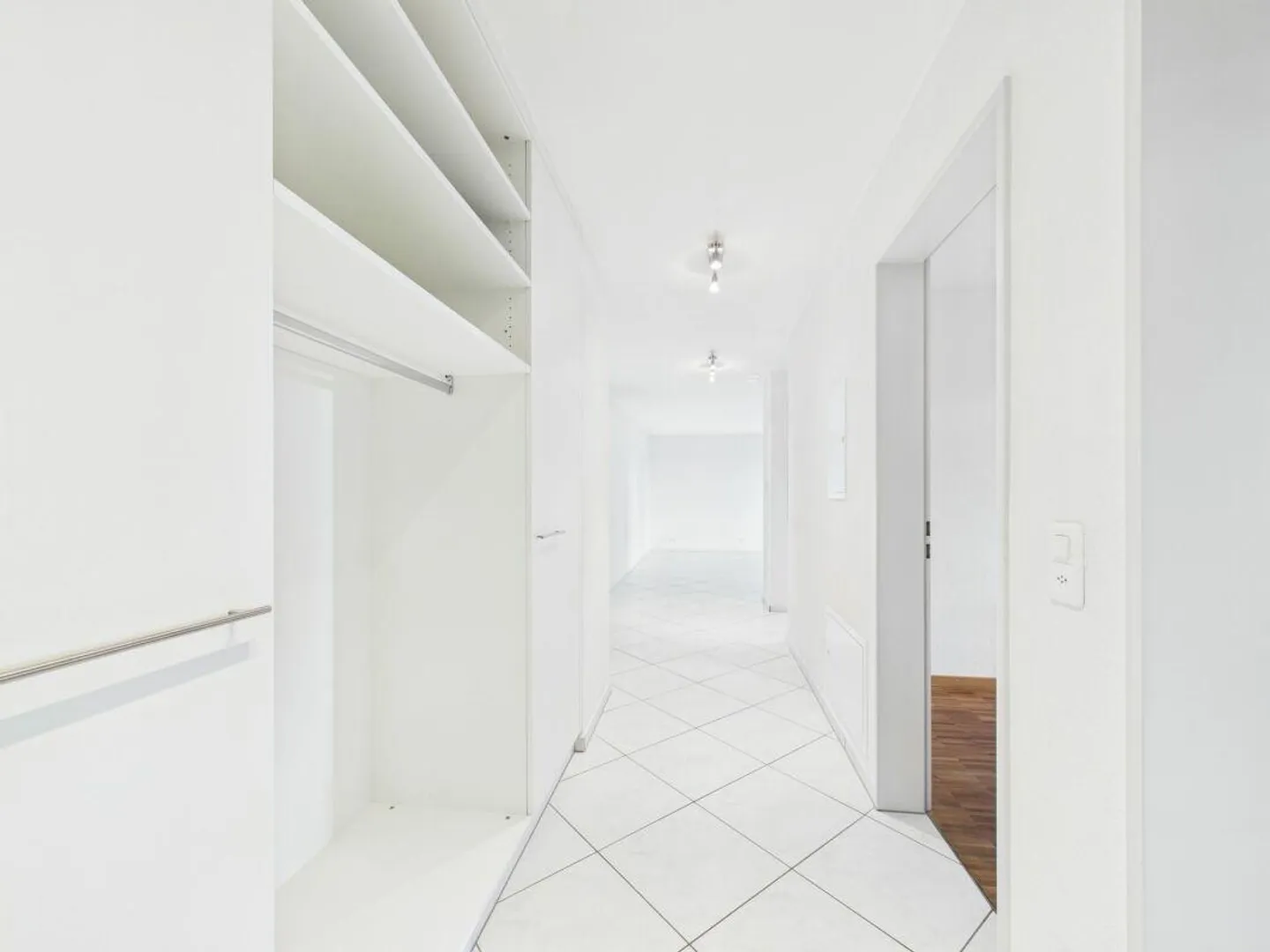 3½-Room Apartment with Parking Space - Photo 8 of 13