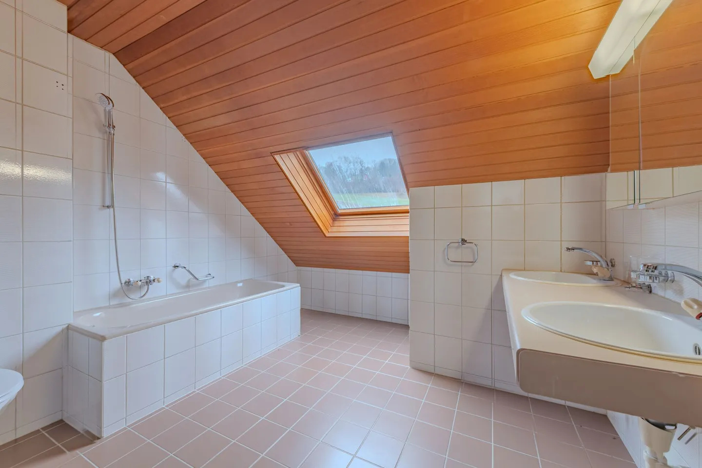 GROSSEN IMMOBILIEN - Wohnen mit Weitblick, das ideale Zuhause für zwei Generationen - Foto 6 von 15