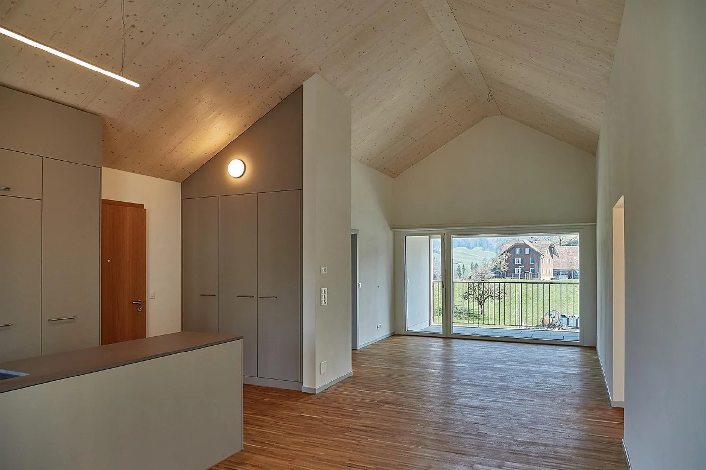Vivere in modo paradisiaco e idilliaco in uno standard di proprietà - Foto 1 di 14