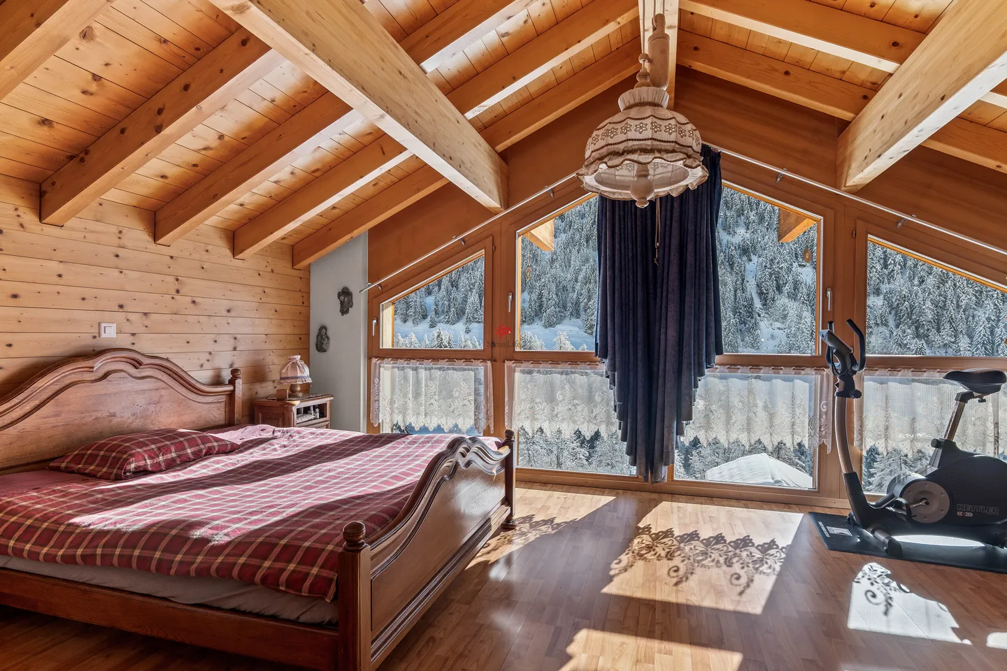 Spacious Family Apartment with Views - Photo 4 of 4