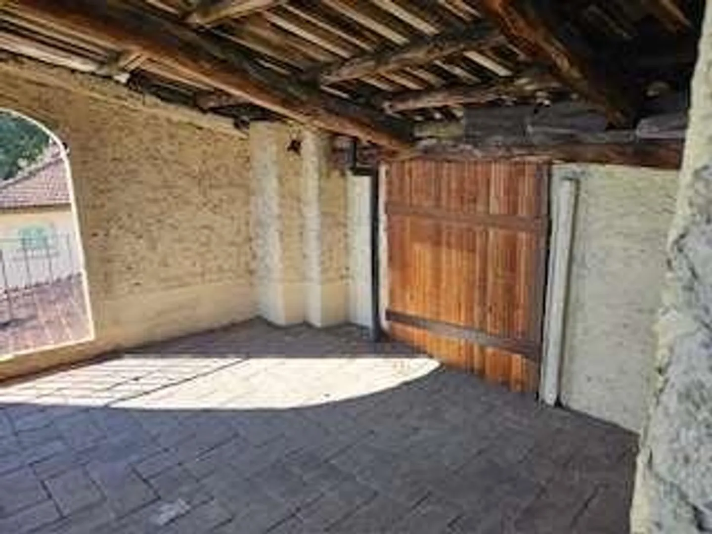 Faszinierendes rustikales Gebäude zu renovieren - Foto 2 von 12
