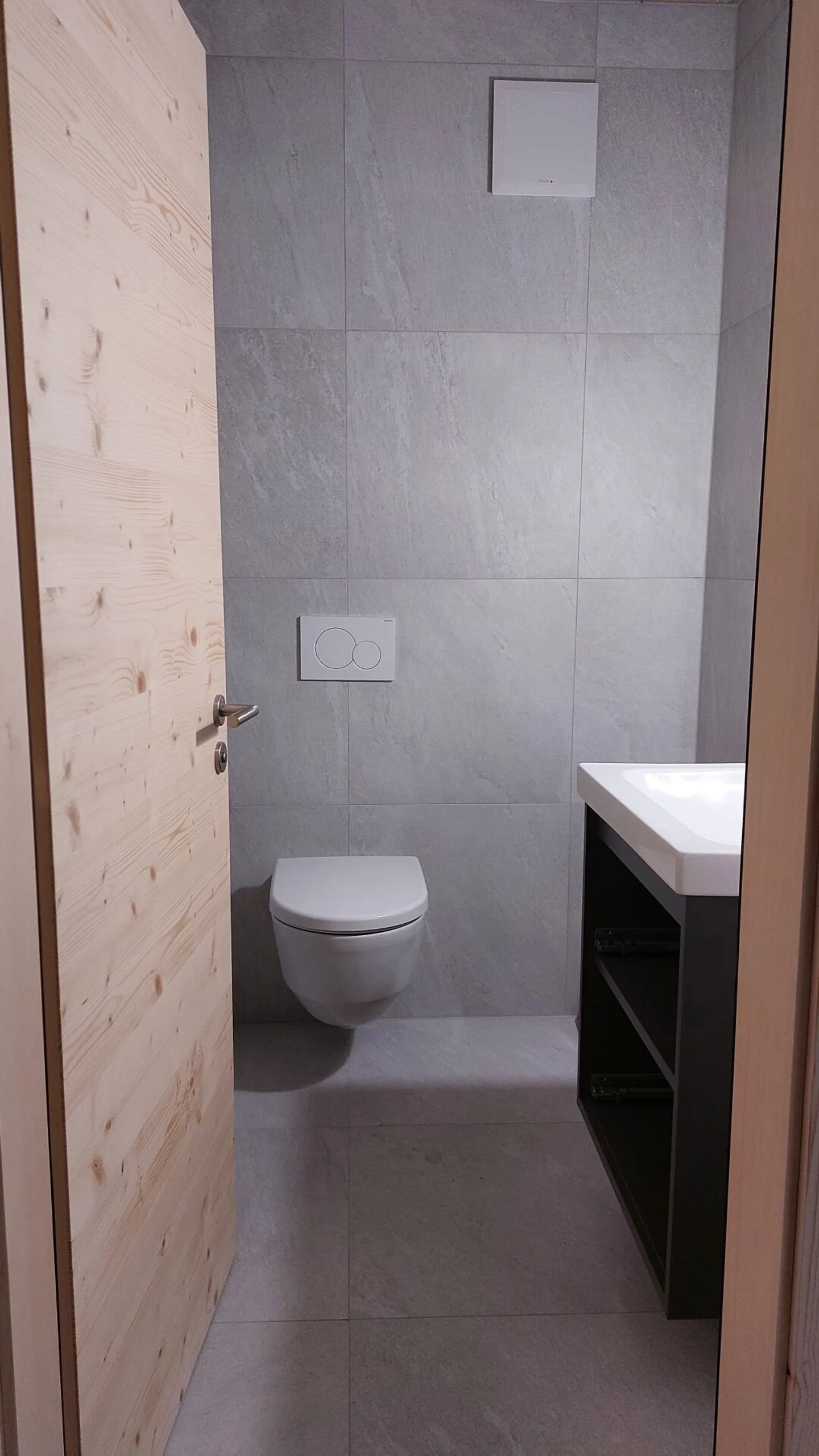 Beautiful commercial spaces, modern and new, 2 steps from the train station in full expansion - Photo 5 of 19