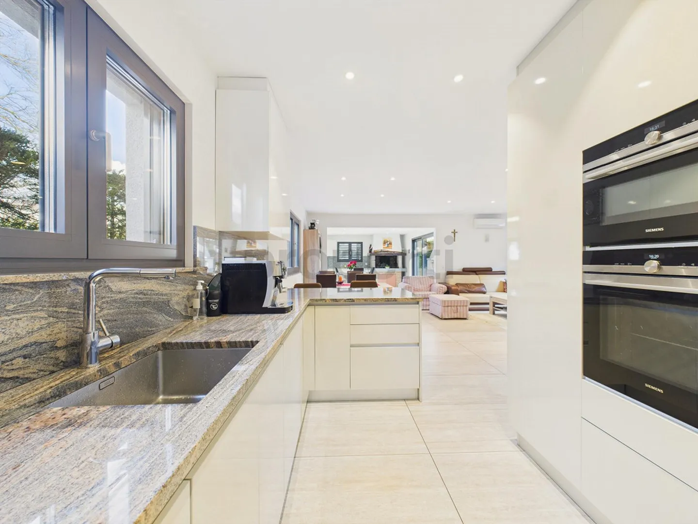 Modern independent house with 8 rooms and ample parking, Cadempino - Photo 6 of 16