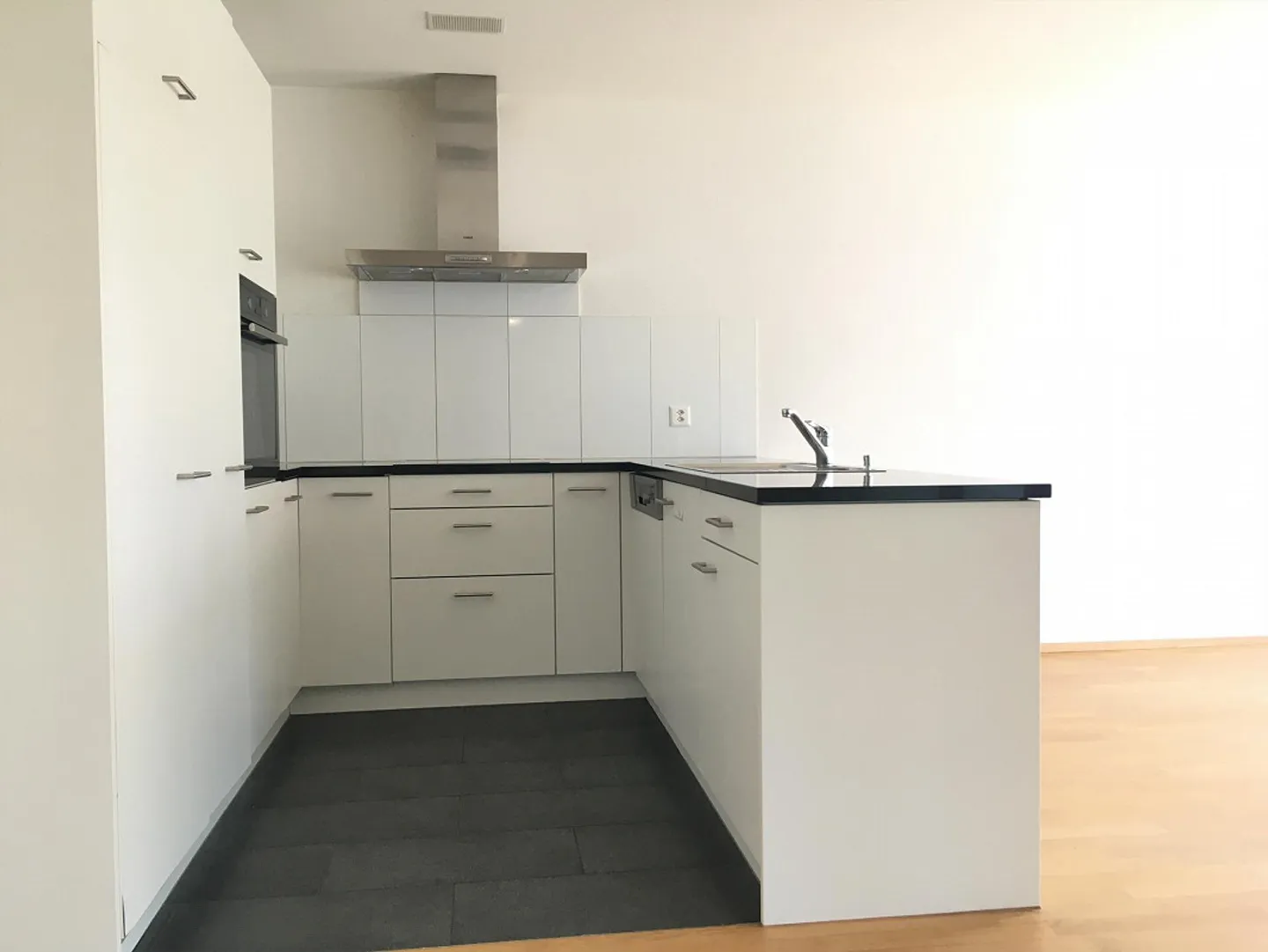4,5 pièces avec balcon vitré + 2 salles de bains - Photo 1 sur 8