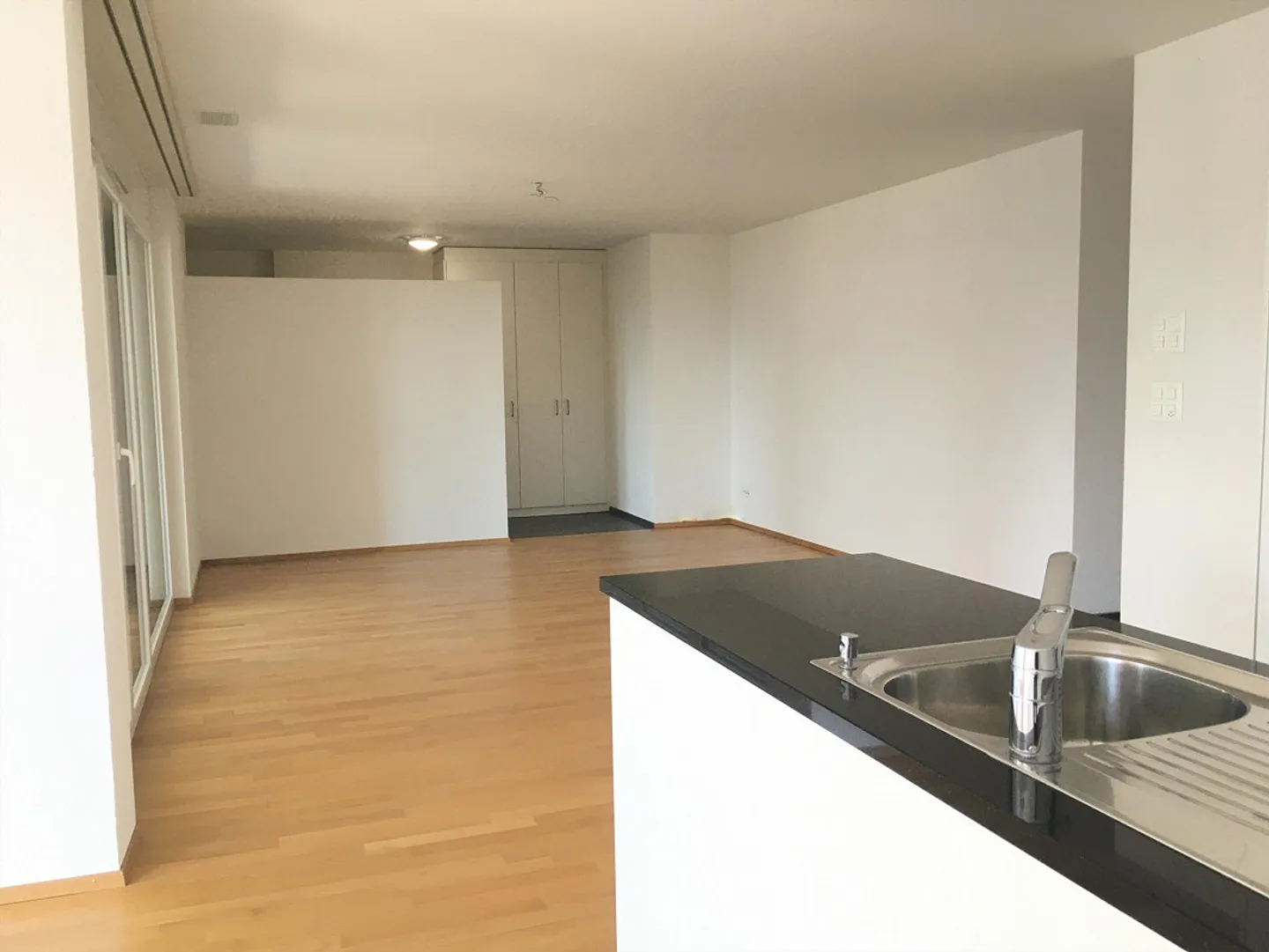 4,5 pièces avec balcon vitré + 2 salles de bains - Photo 2 sur 8