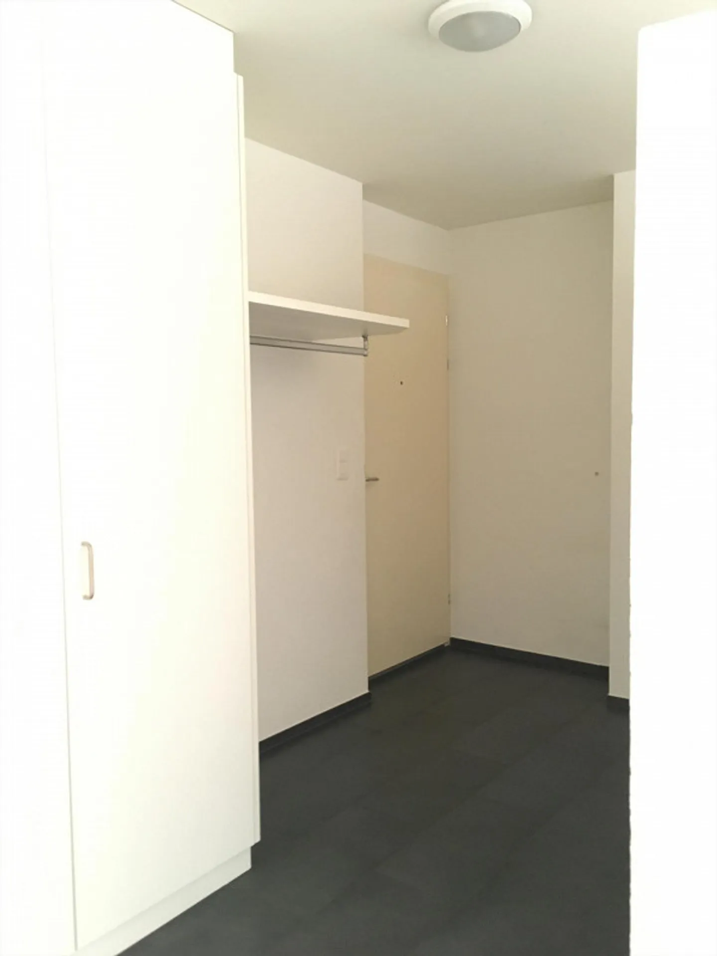 4,5 pièces avec balcon vitré + 2 salles de bains - Photo 5 sur 8