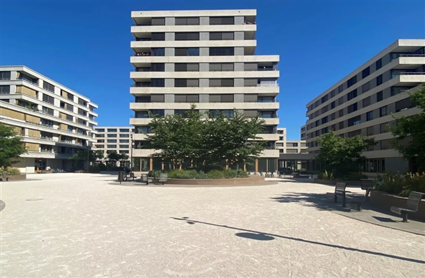 Beautiful passage in a large neighborhood - Photo 1 of 9