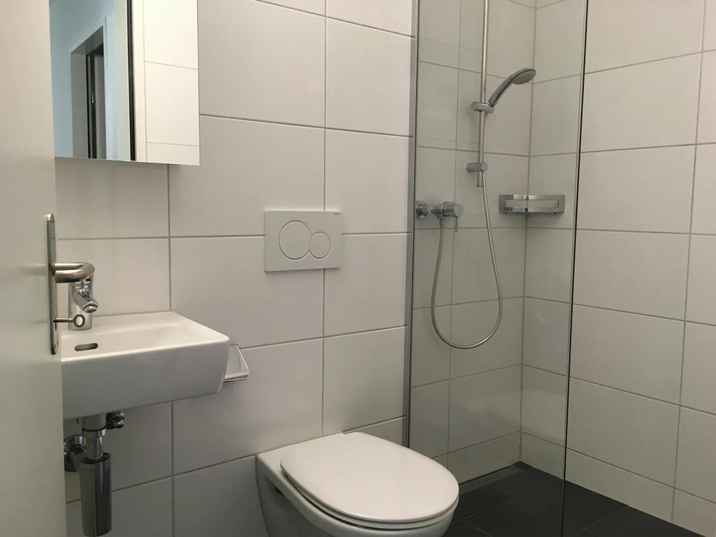 4,5 pièces avec balcon vitré + 2 salles de bains - Photo 4 sur 8