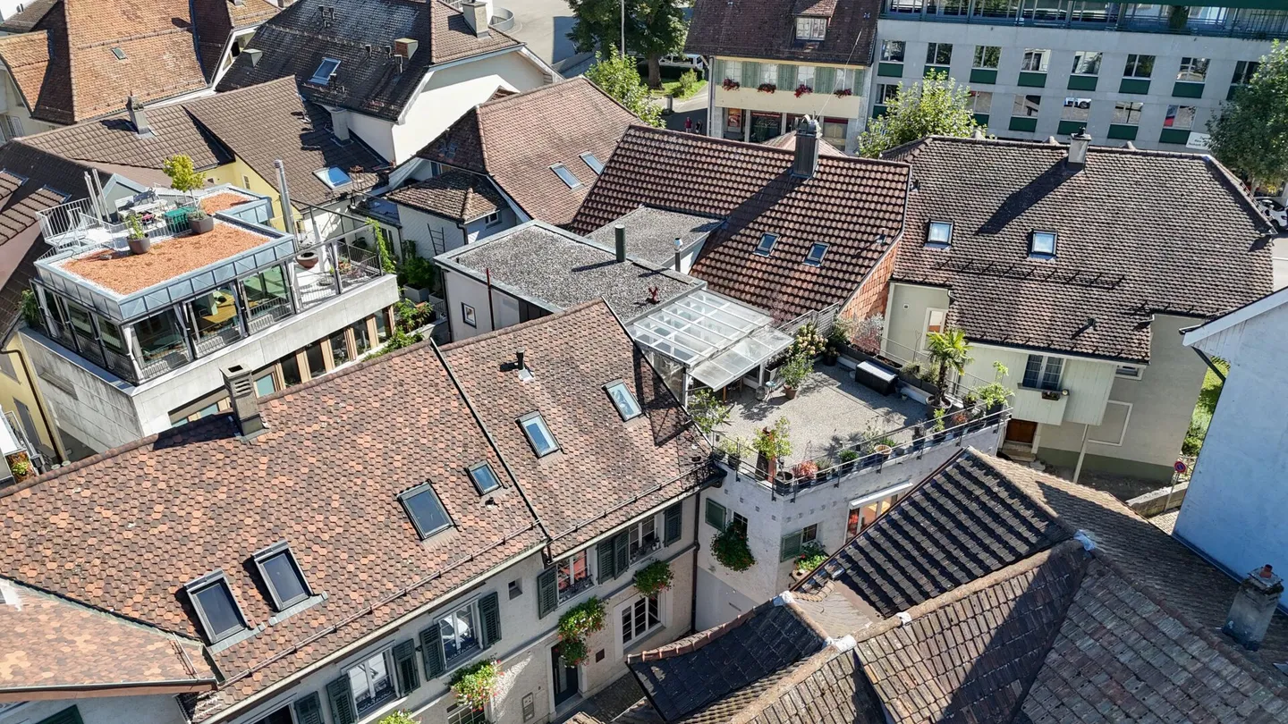 Fascino dell'edificio storico e terrazza di 47 m²: appartamento duplex esclusivo sopra i tetti di Solothurn - Foto 19 di 22
