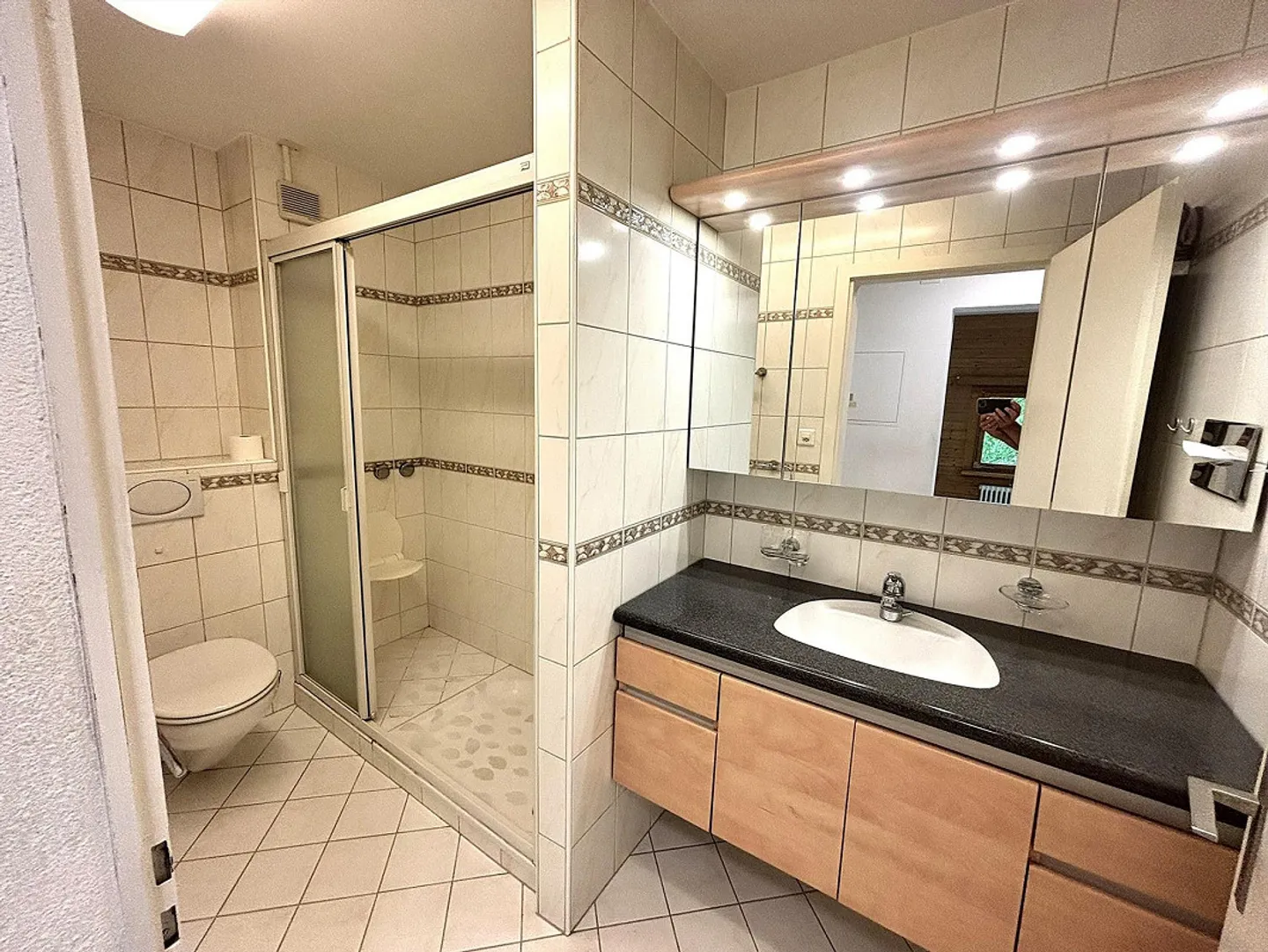 Charmante 4.5-Zimmer-Duplex-Ferienwohnung mit traumhafter Bergsicht - Photo 8 of 17
