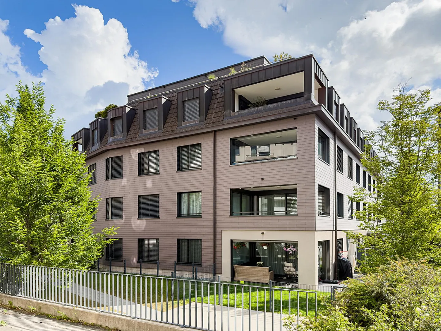 Helle Wohnung in Oberuzwil - Foto 1 von 11