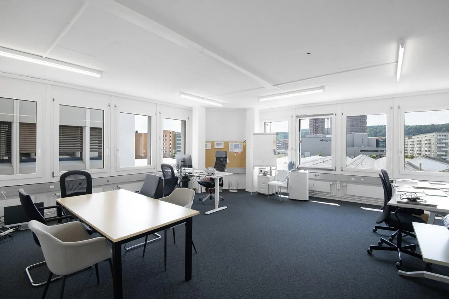 Connection to public transport and road network: 332 m2 developed office space - Photo 3 of 6