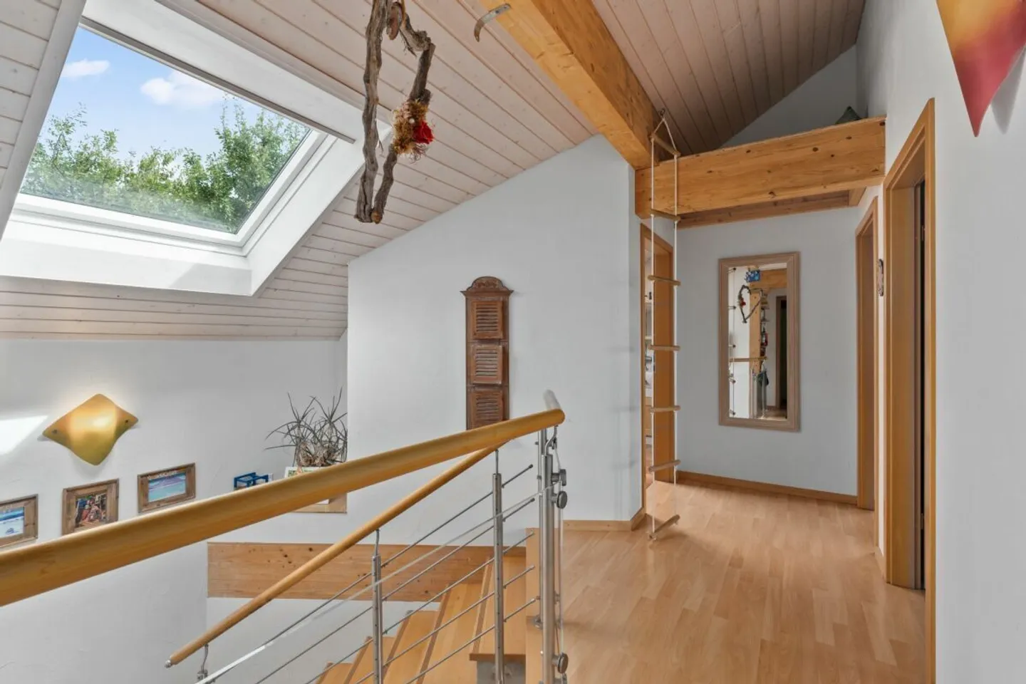 Magnifique villa avec vue sur le lac de Neuchâtel à 7 minutes de Grandson - Photo 7 sur 16