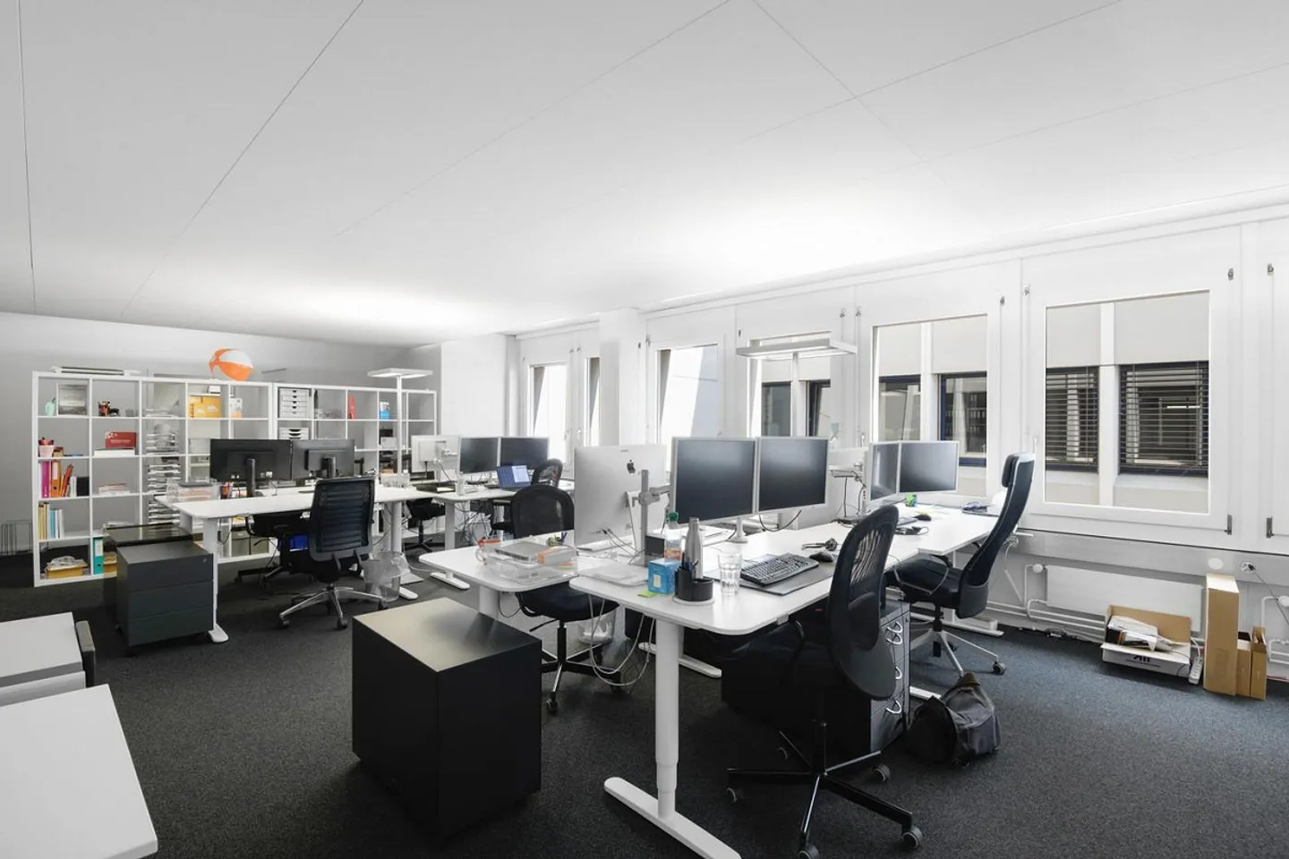 Connection to public transport and road network: 332 m2 developed office space - Photo 4 of 6