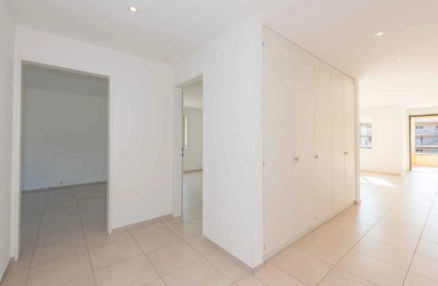 Spacious, light-flooded 4.5-room apartment in a central location - Photo 5 of 11