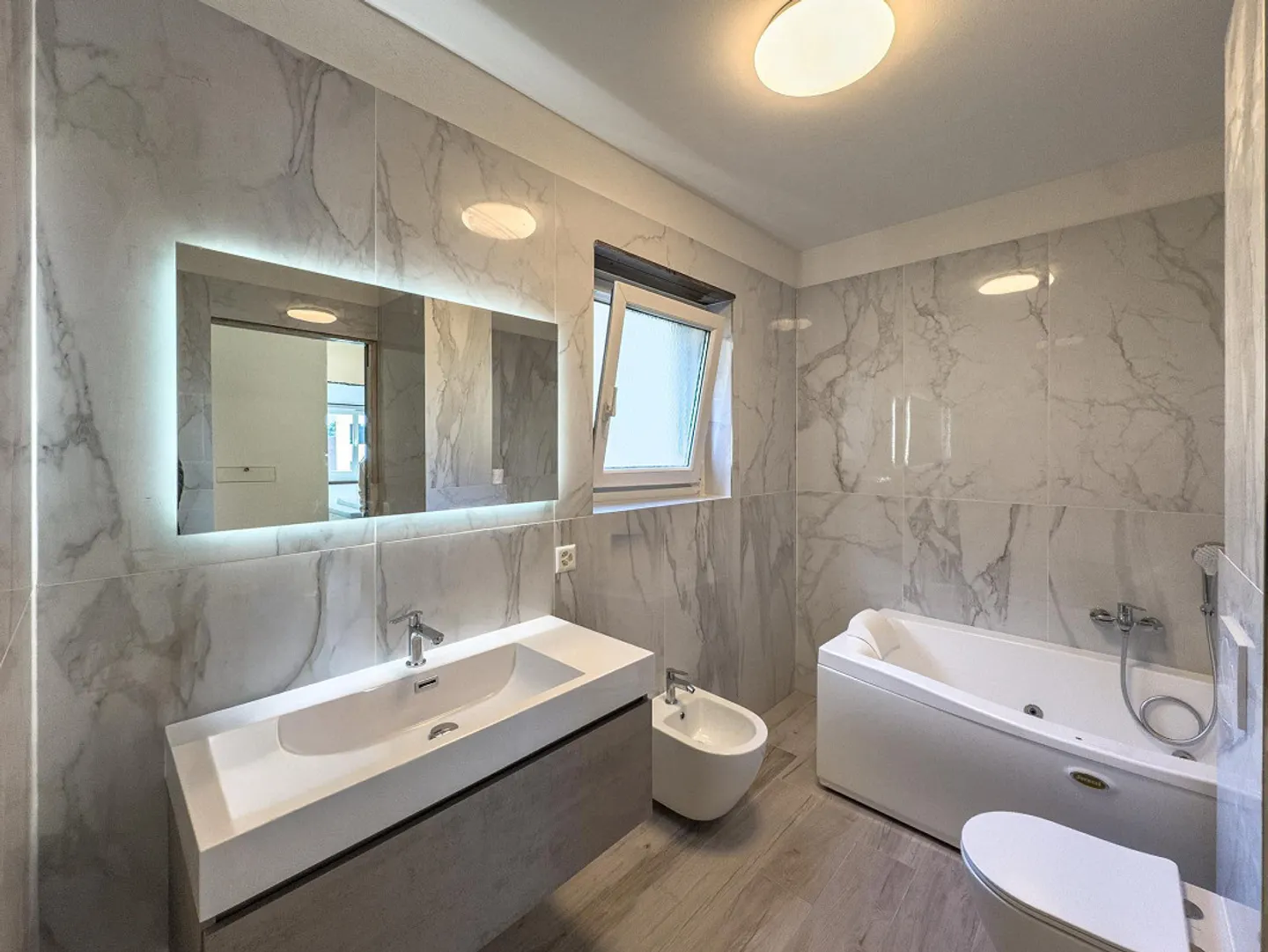 Appartement 3,5 pièces avec vue partielle sur le lac à Melide - Photo 5 sur 9
