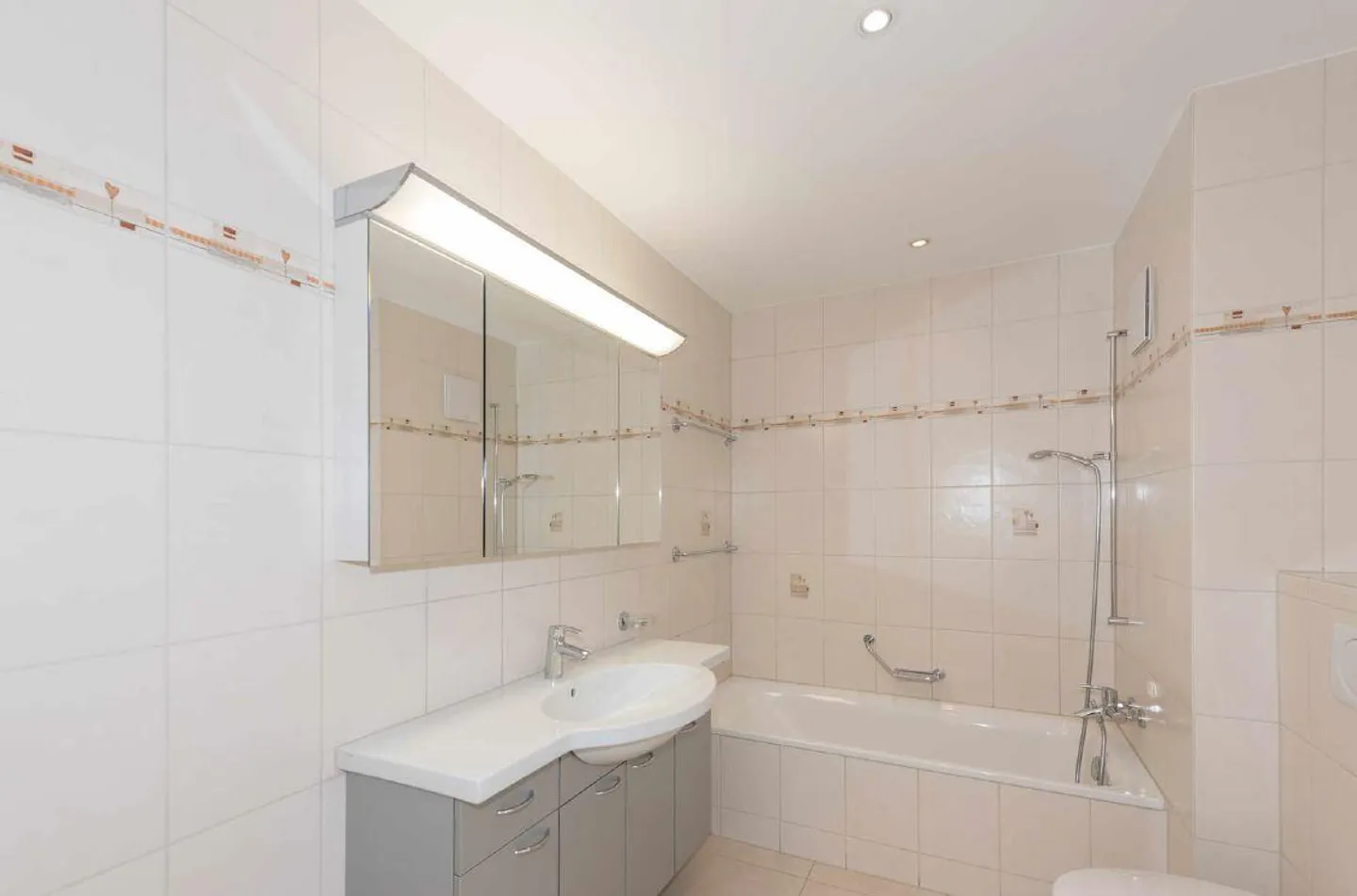 Spacious, light-flooded 4.5-room apartment in a central location - Photo 6 of 11