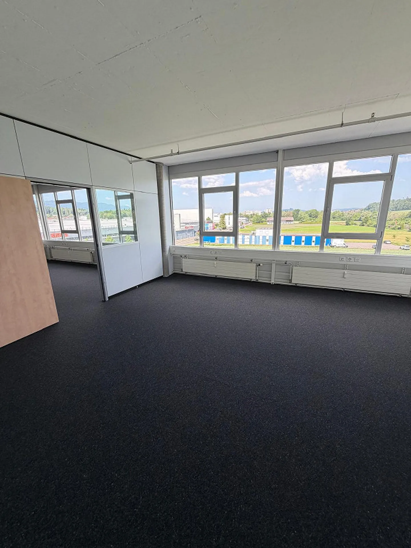 Commercial space for rent in Brügg BE – 155 m² with optimal infrastructure - Photo 4 of 5