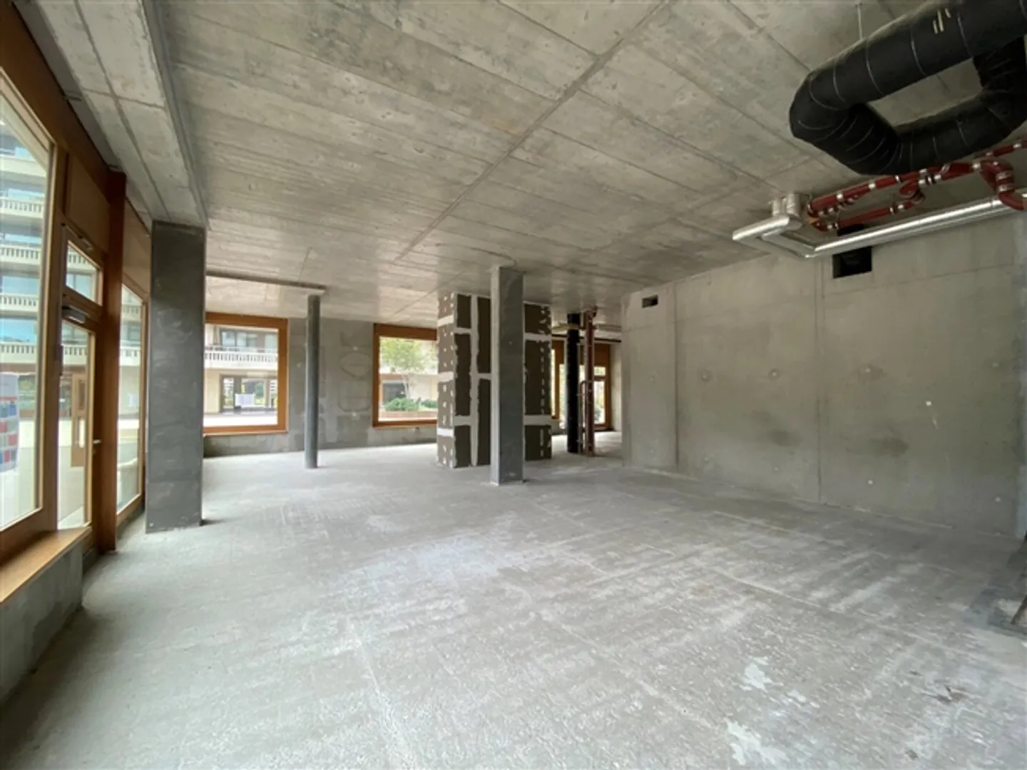 Beautiful passage in a large neighborhood - Photo 4 of 9