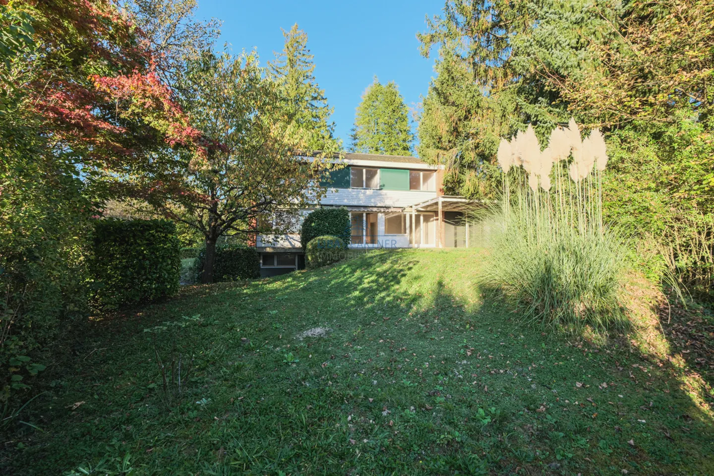 Single house for sale - Photo 1 of 13