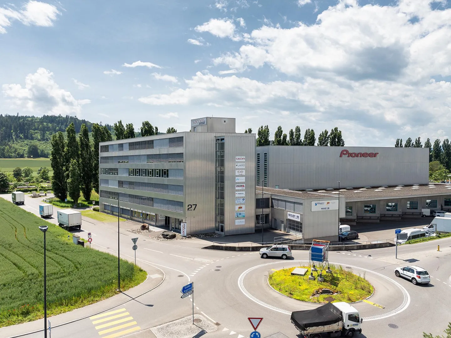Commercial space for rent in Brügg BE – 155 m² with optimal infrastructure - Photo 1 of 5