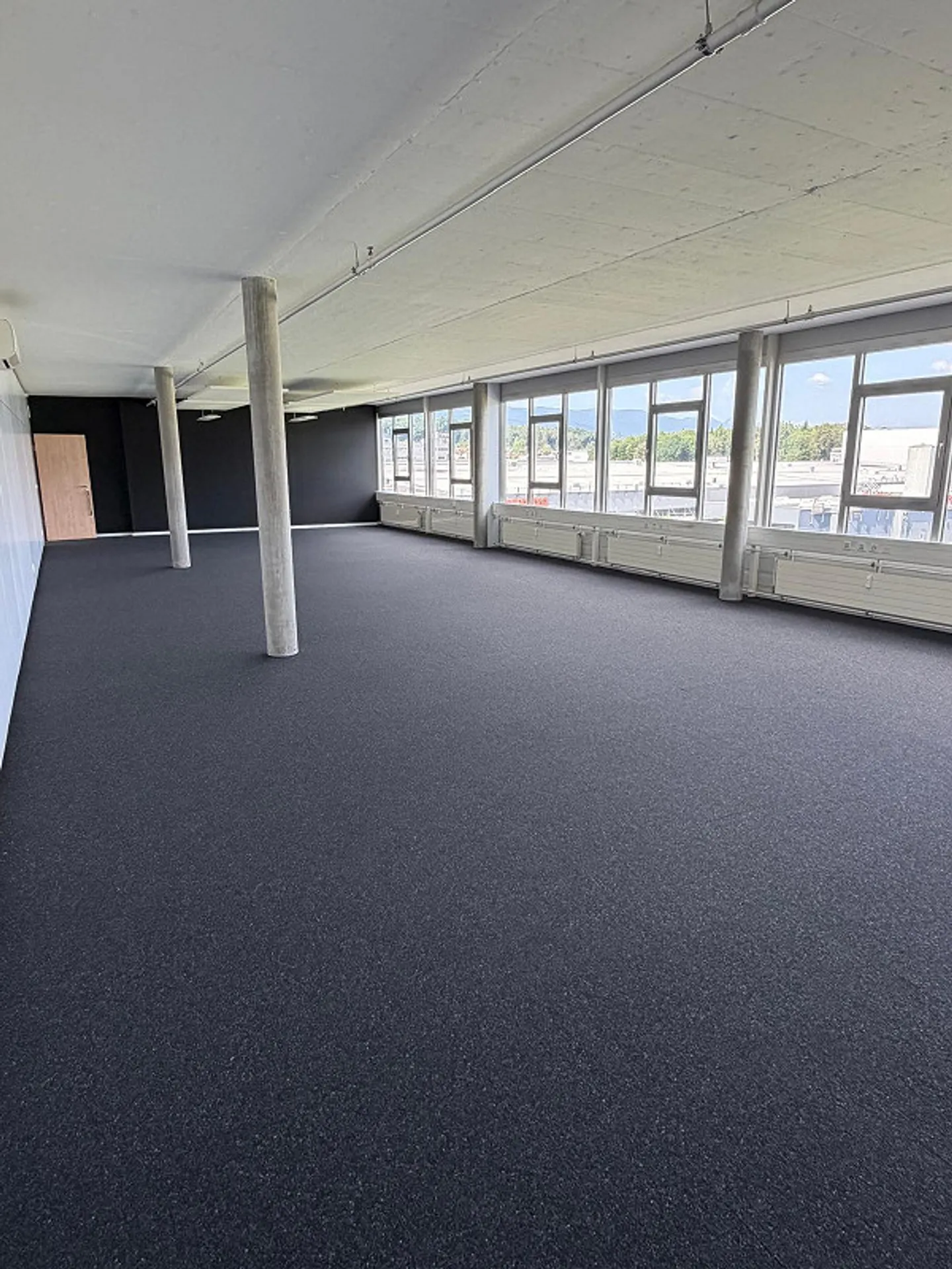 Commercial space for rent in Brügg BE – 155 m² with optimal infrastructure - Photo 3 of 5