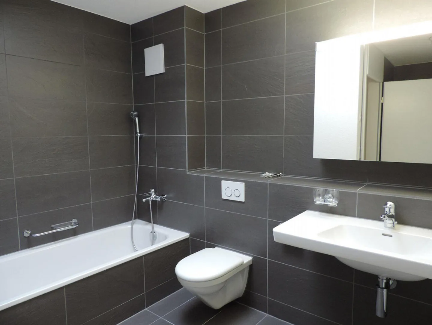 Top located 3.5 room penthouse apartment - Photo 10 of 11
