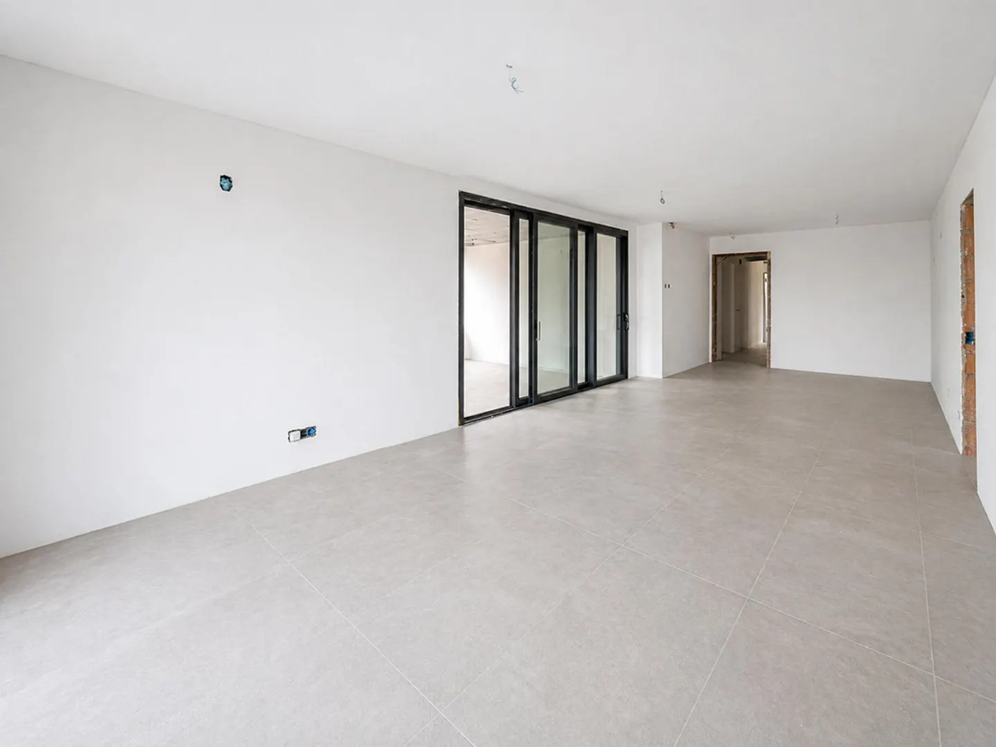 3.5 Zimmer mit großer Terrasse in Sorengo - Foto 1 von 8