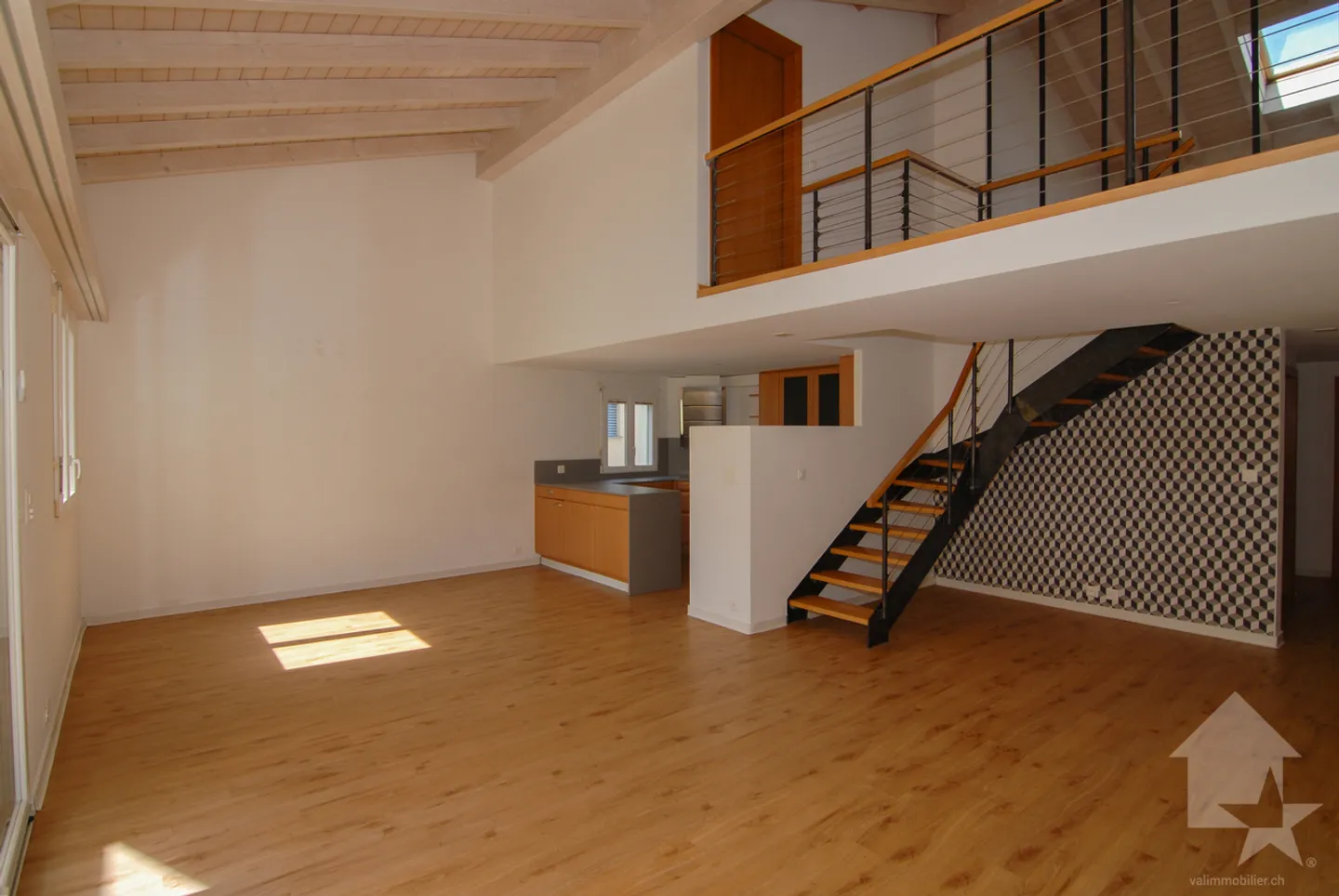 Spacious 5.5-room apartment with unobstructed view in Bramois - Photo 4 of 13