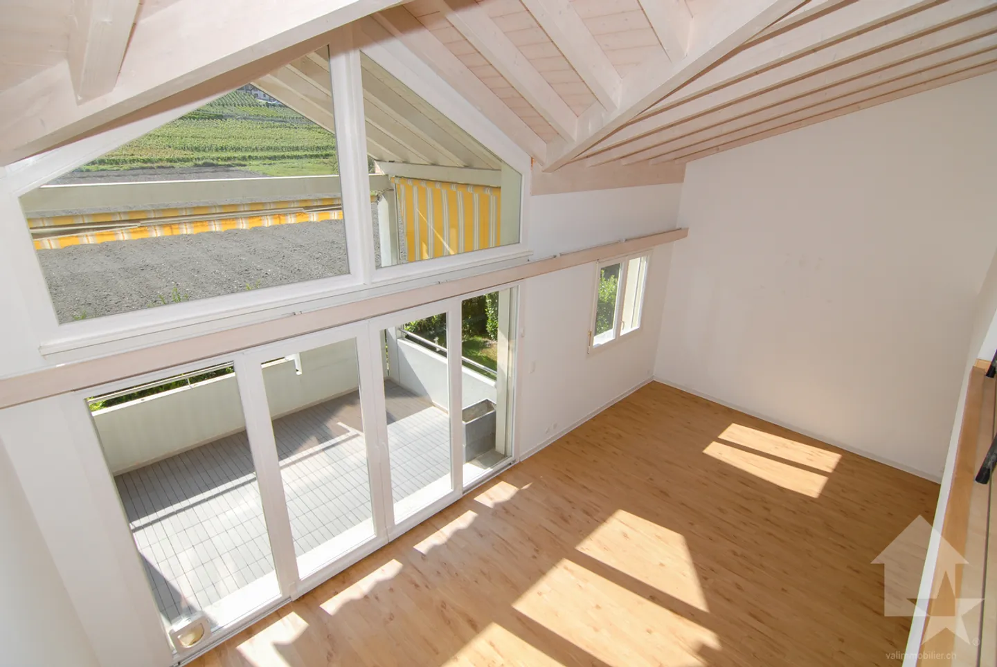 Spacious 5.5-room apartment with unobstructed view in Bramois - Photo 2 of 13