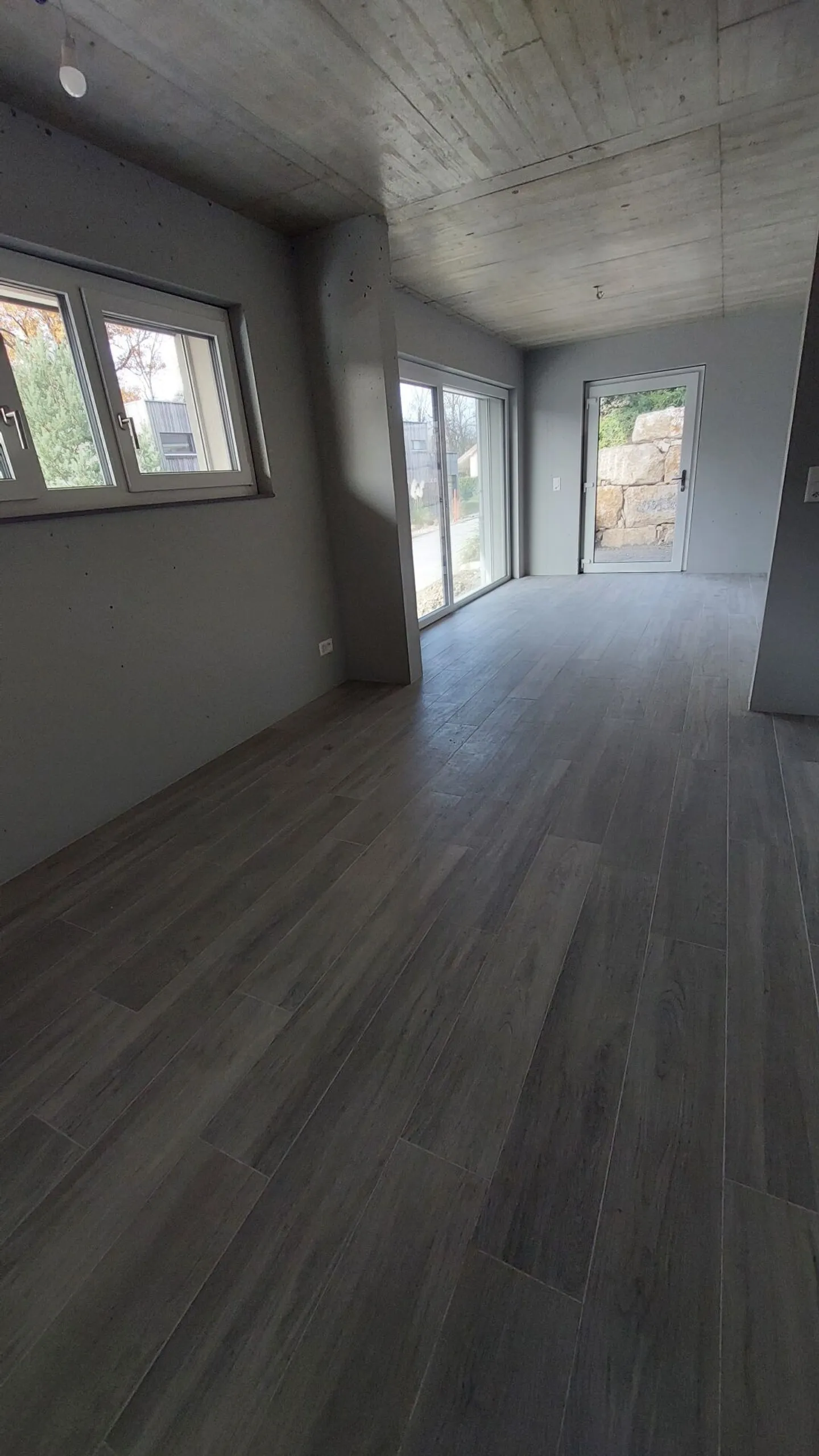 Beautiful commercial spaces, modern and new, 2 steps from the train station in full expansion - Photo 10 of 19