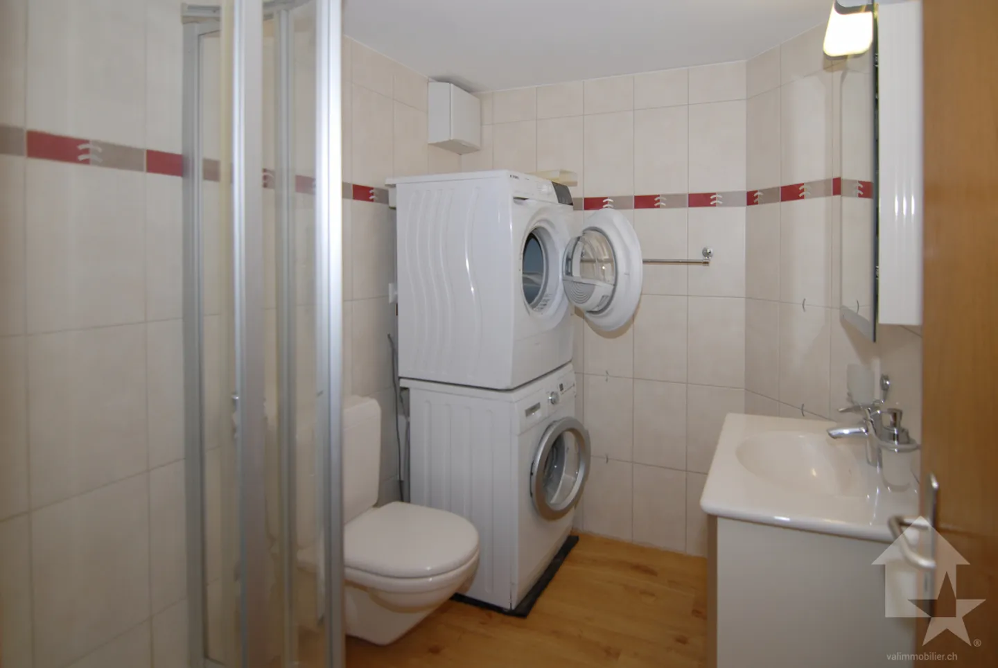 Spacious 5.5-room apartment with unobstructed view in Bramois - Photo 9 of 13