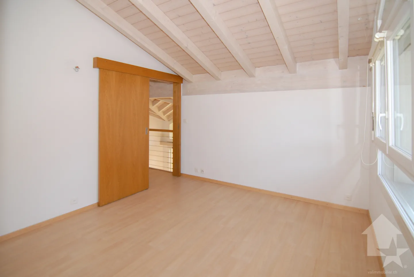 Spacious 5.5-room apartment with unobstructed view in Bramois - Photo 12 of 13