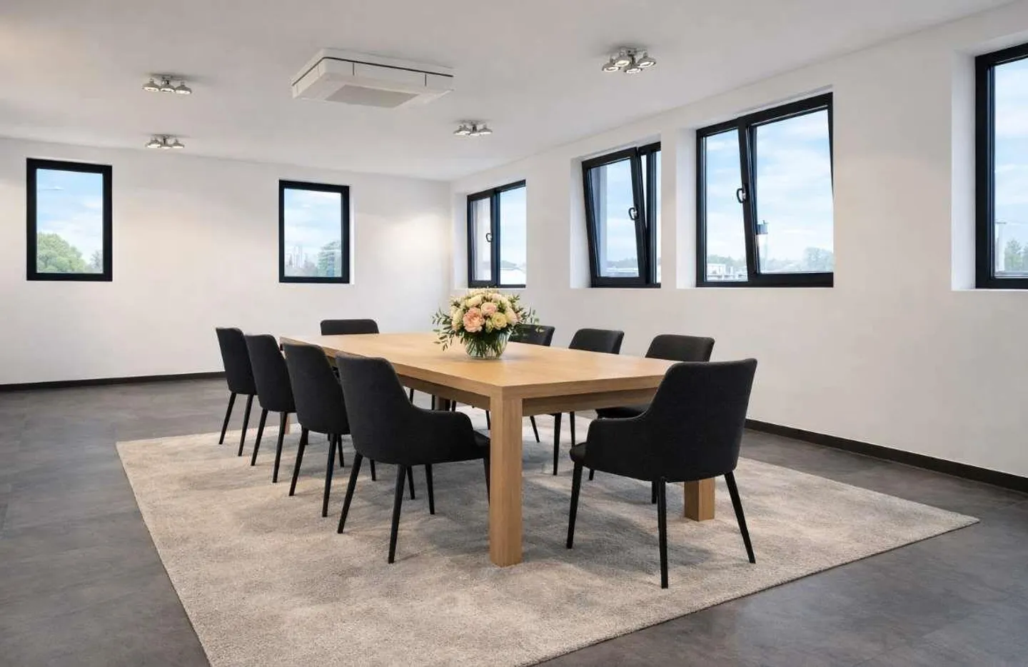 Office in prestigious residence - Photo 2 of 10