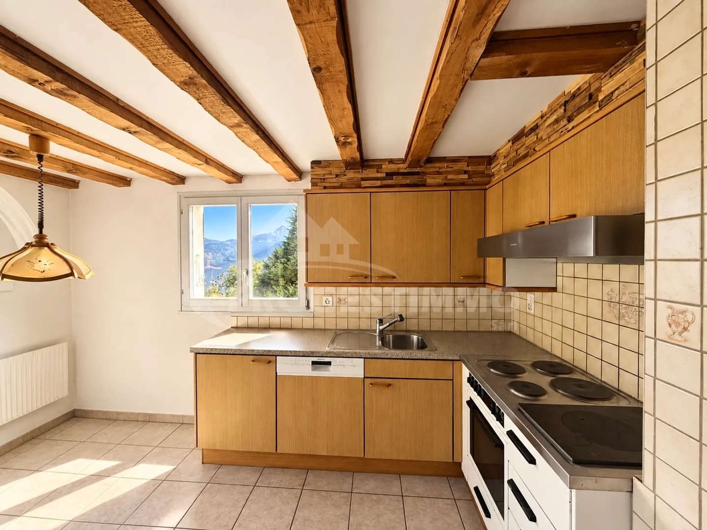 CASA CON 2 APPARTAMENTI DA RISTRUTTURARE - Foto 1 di 13
