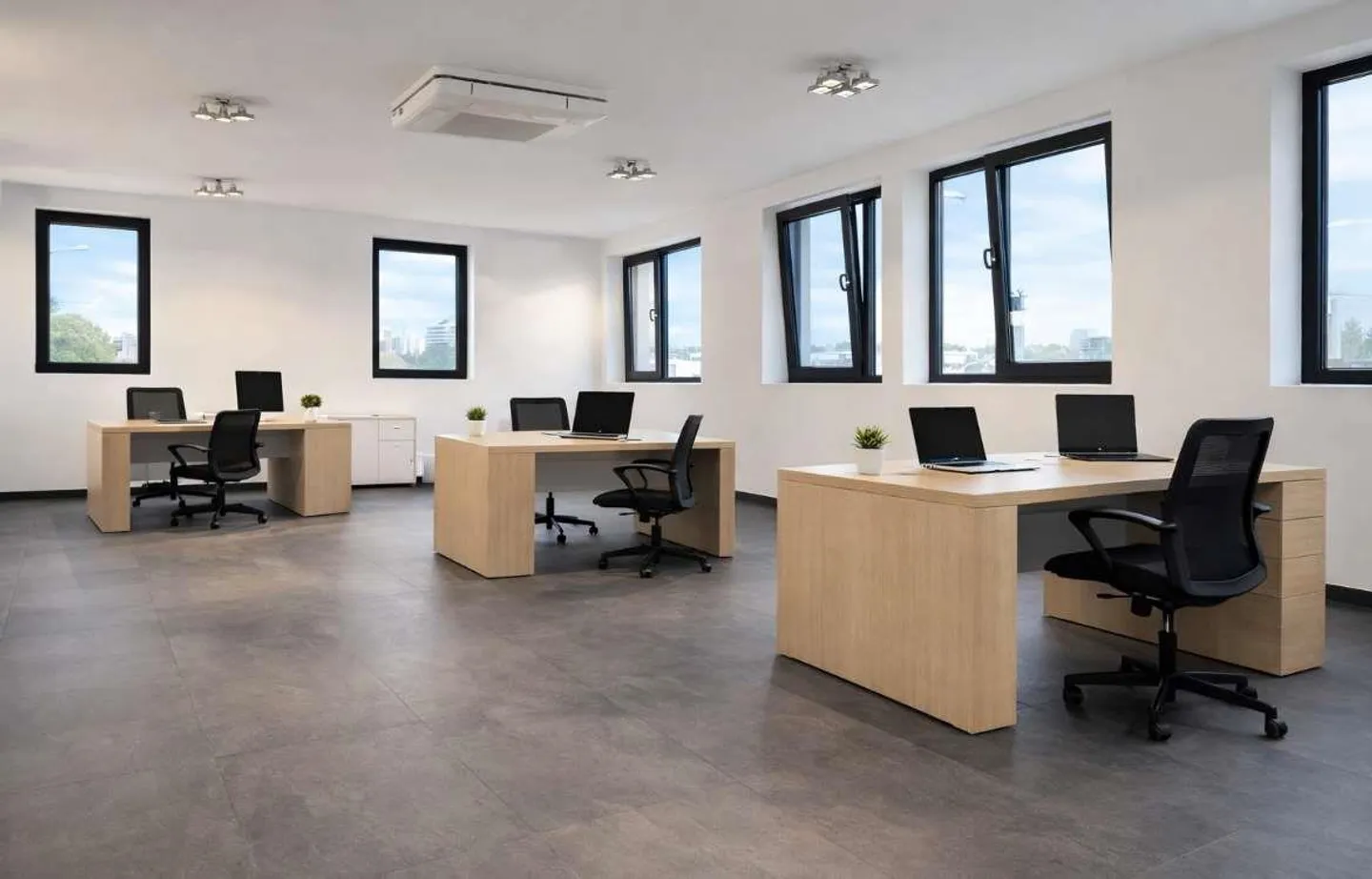 Office in prestigious residence - Photo 3 of 10