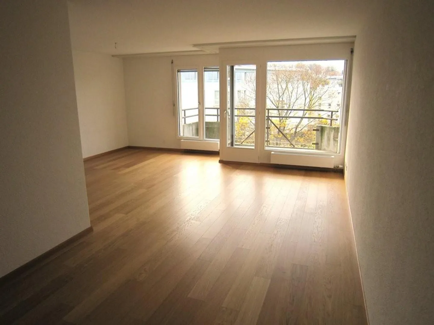 Renovierte Wohnung mit Balkonen - Foto 5 von 6