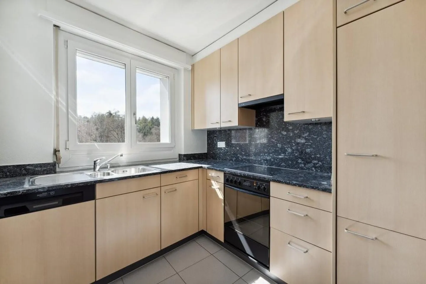 Central Apartment in Bern - Photo 4 of 5