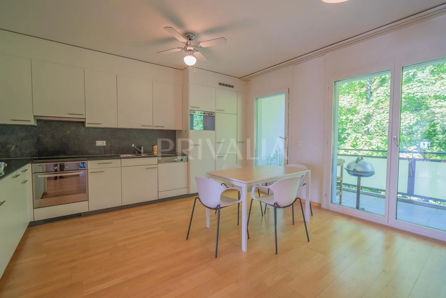 Bel appartamento di 154 m2 con balcone e giardino d'inverno - Foto 2 di 5