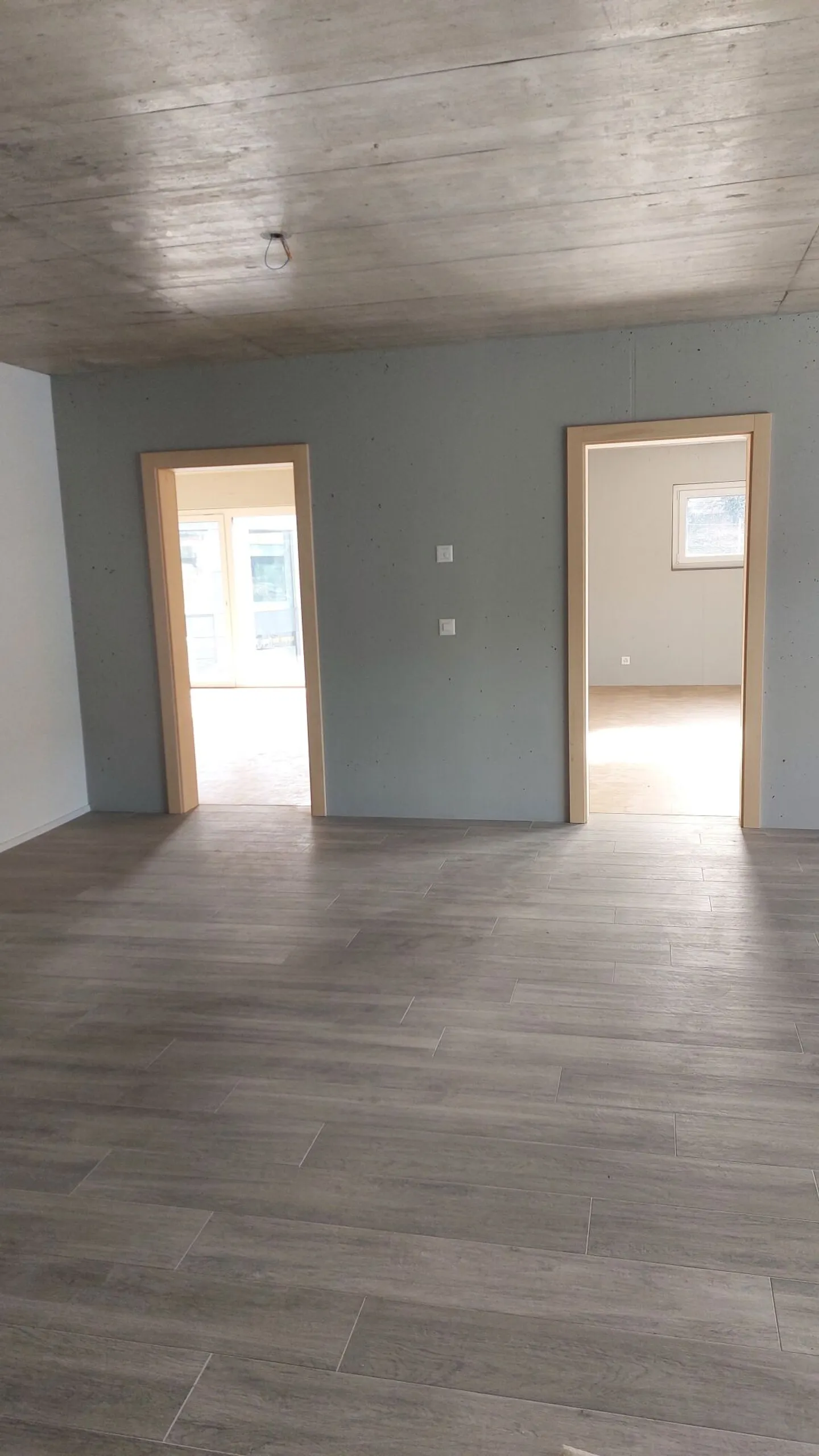 Beautiful commercial spaces, modern and new, 2 steps from the train station in full expansion - Photo 13 of 19