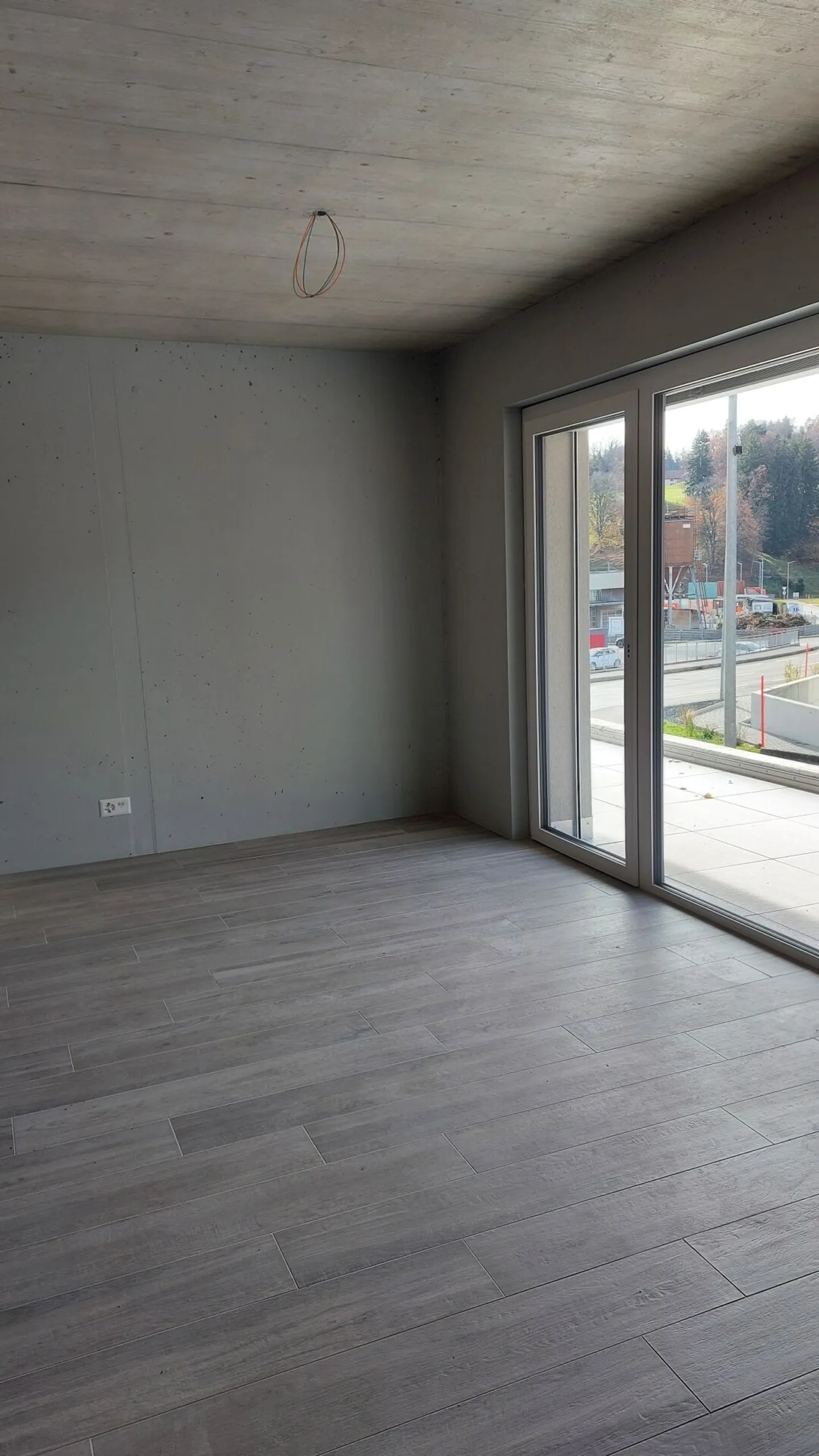 Beautiful commercial spaces, modern and new, 2 steps from the train station in full expansion - Photo 15 of 19