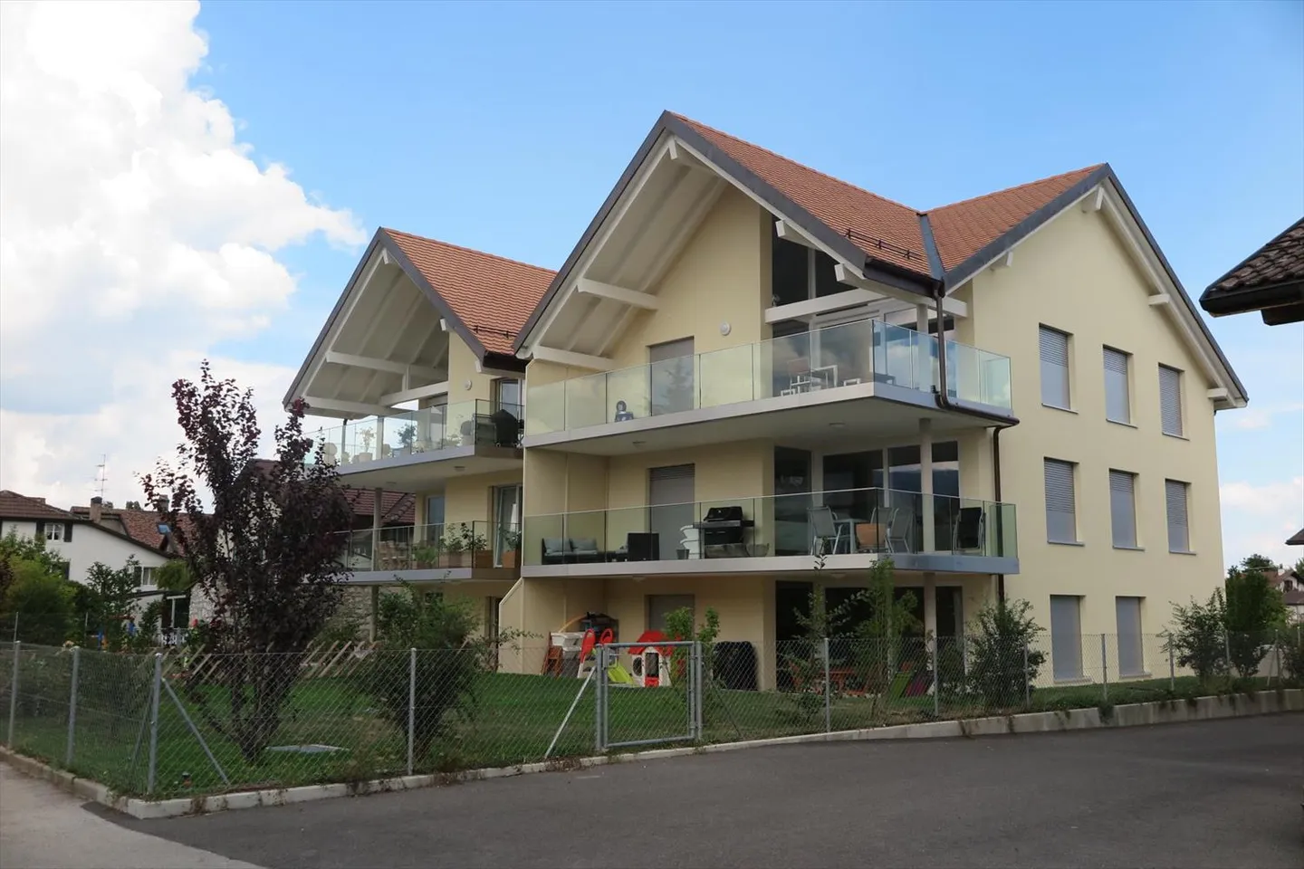 APPARTEMENT 4.5 CHAMBRES (COMBLES) - Photo 1 sur 13