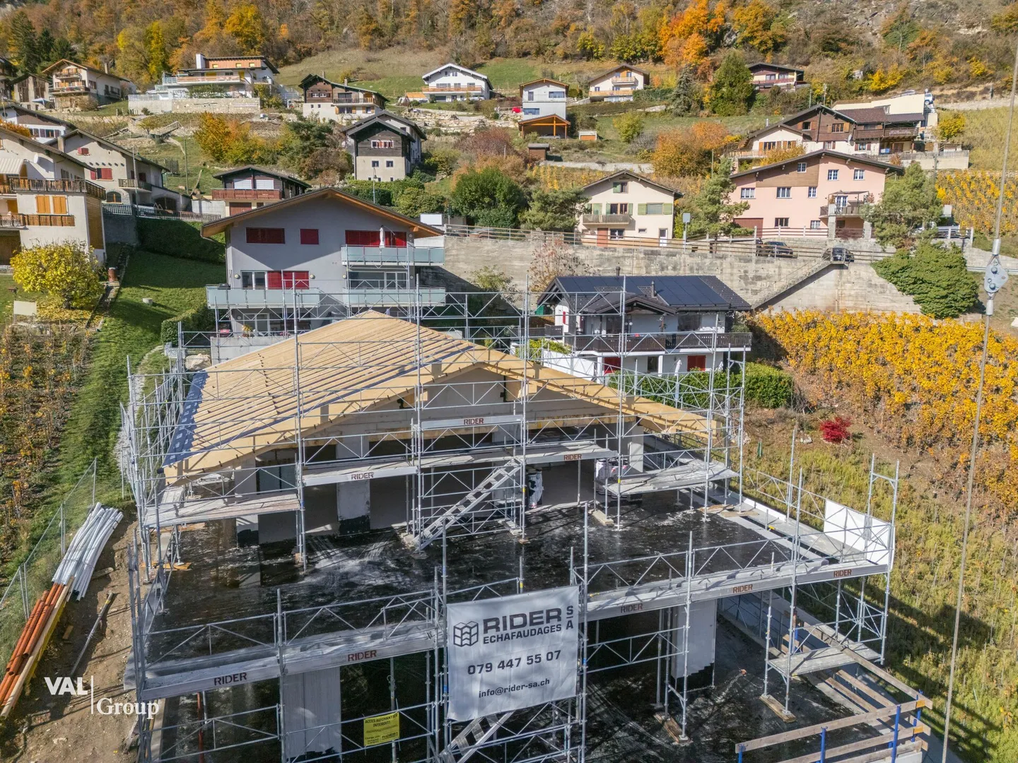 Au cœur des Alpes, un appartement en attique unique où la lumière et l'élégance s'expriment - Photo 4 sur 12