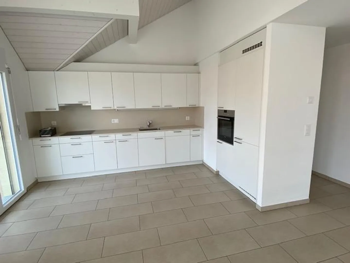 APPARTEMENT 4.5 CHAMBRES (COMBLES) - Photo 5 sur 13