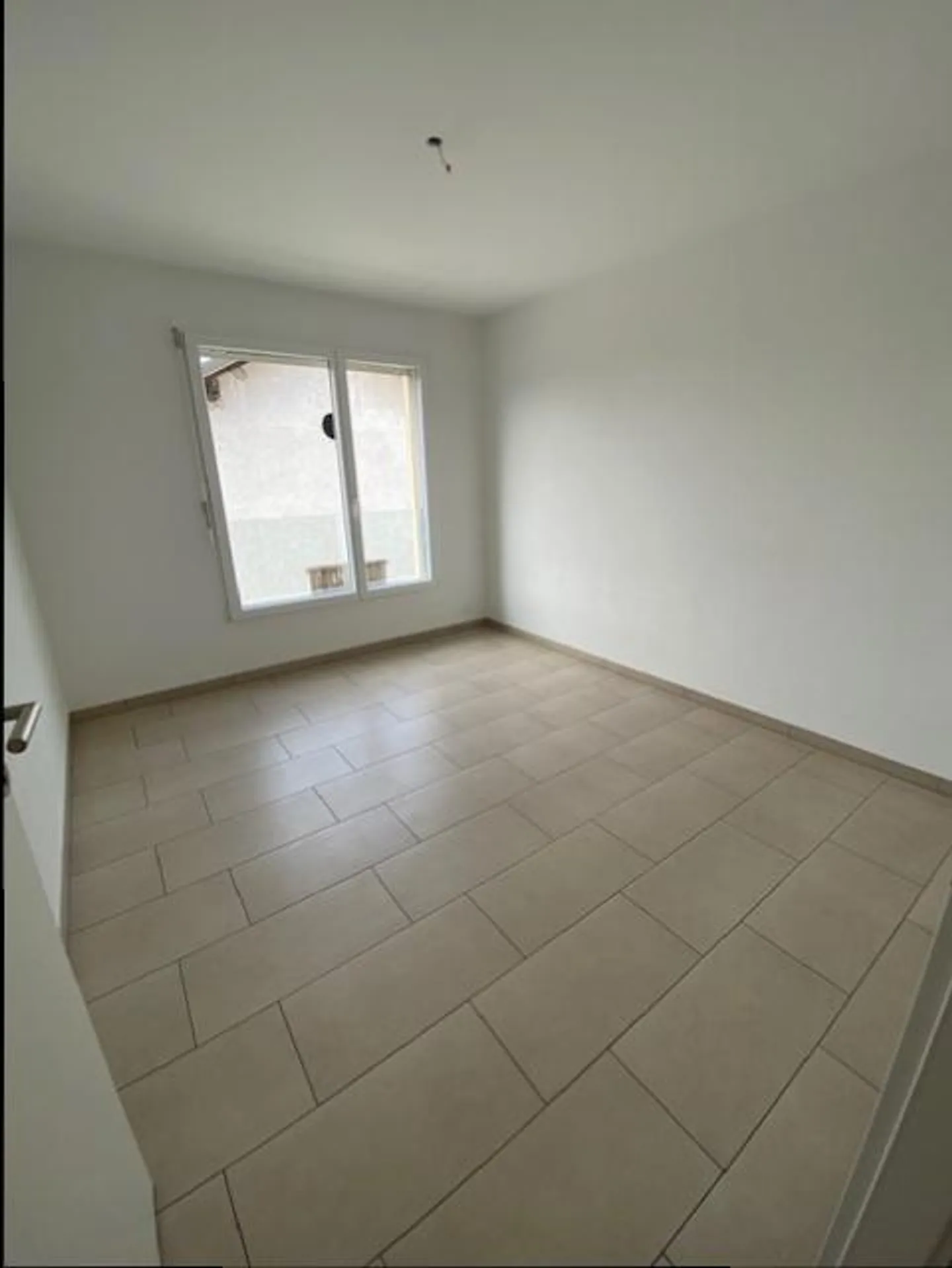 APPARTEMENT 4.5 CHAMBRES (COMBLES) - Photo 10 sur 13