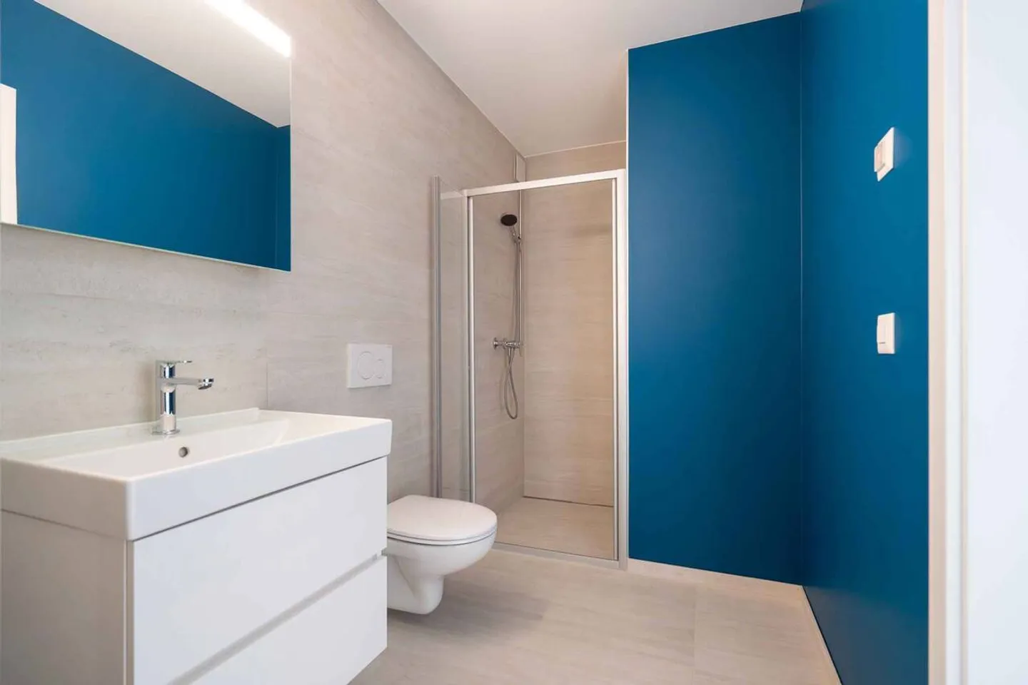 Luxuriöse 4,5-Zimmer-Wohnung mit überdachtem Balkon von 76m2 und Seeblick - Foto 9 von 13